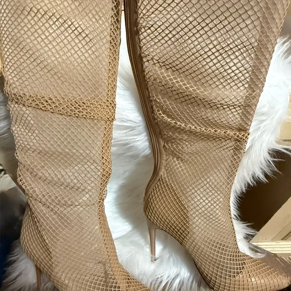 Pretty boots - Picture 2 of 2